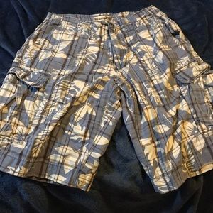 Plug shorts men’s size 29